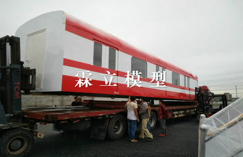 1:1轻轨模型